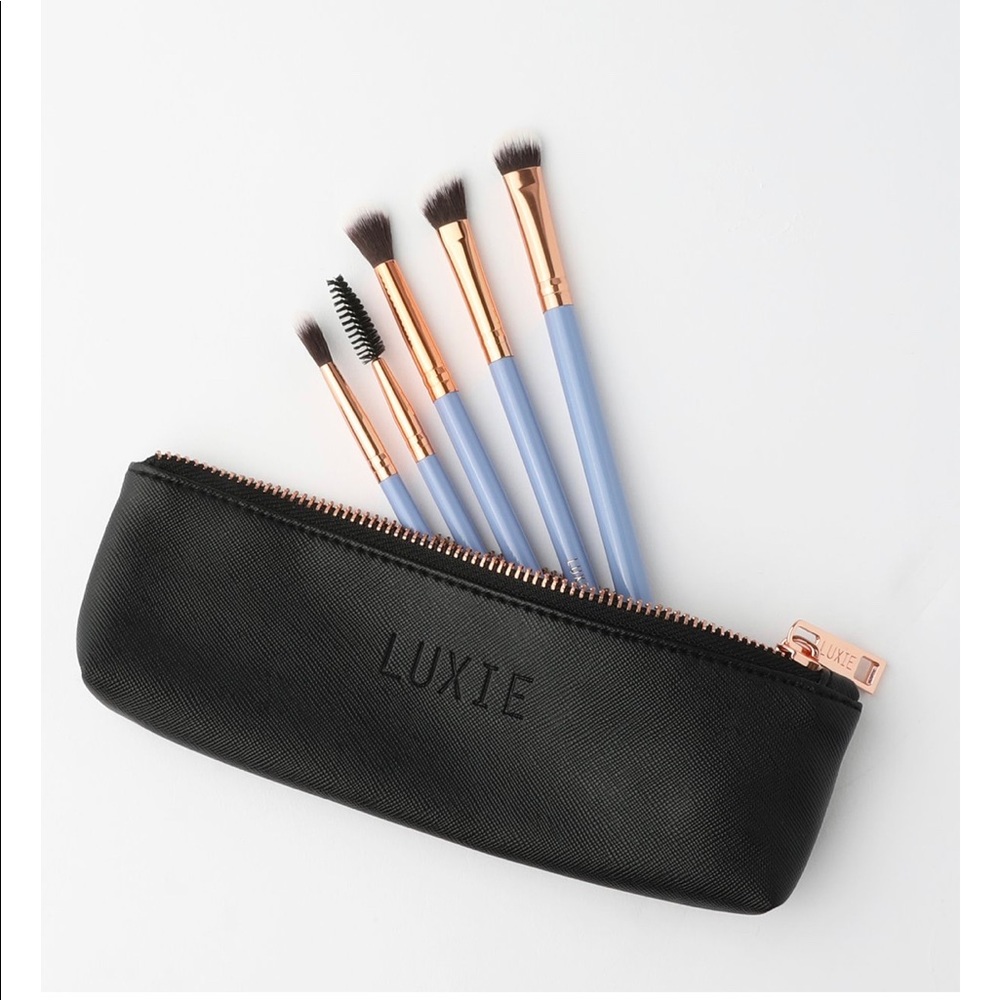 Luxie wonderlust set